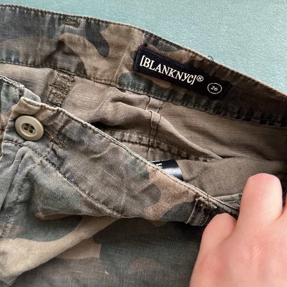 Blank NYC camo cargo pants size 26 - Picture 3 of 5
